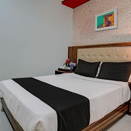Oyo Hotel Blue Sapphire Residency Near Chhatrapati Shivaji International Airport Mumbai  Buitenkant foto