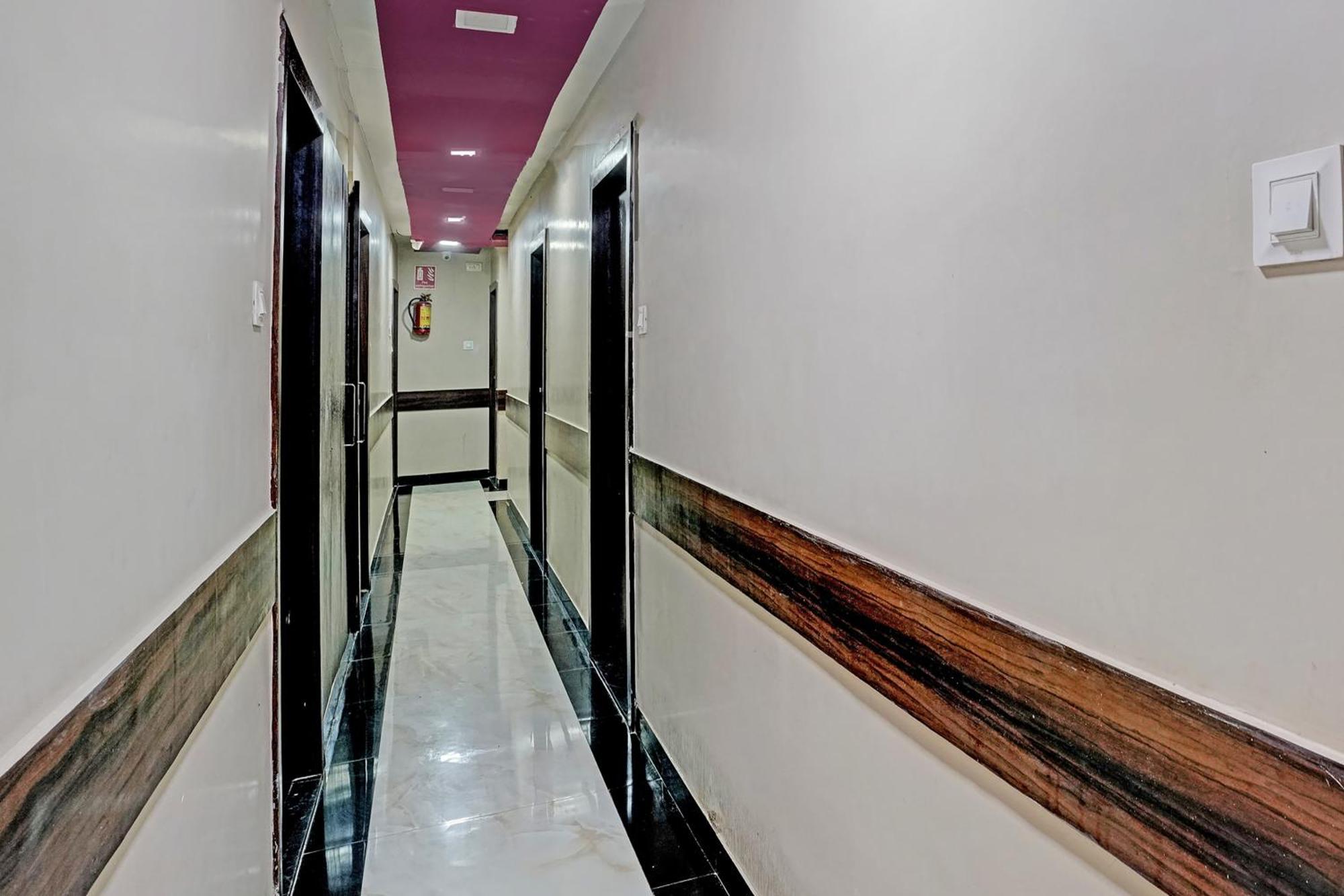 Oyo Hotel Blue Sapphire Residency Near Chhatrapati Shivaji International Airport Mumbai  Buitenkant foto