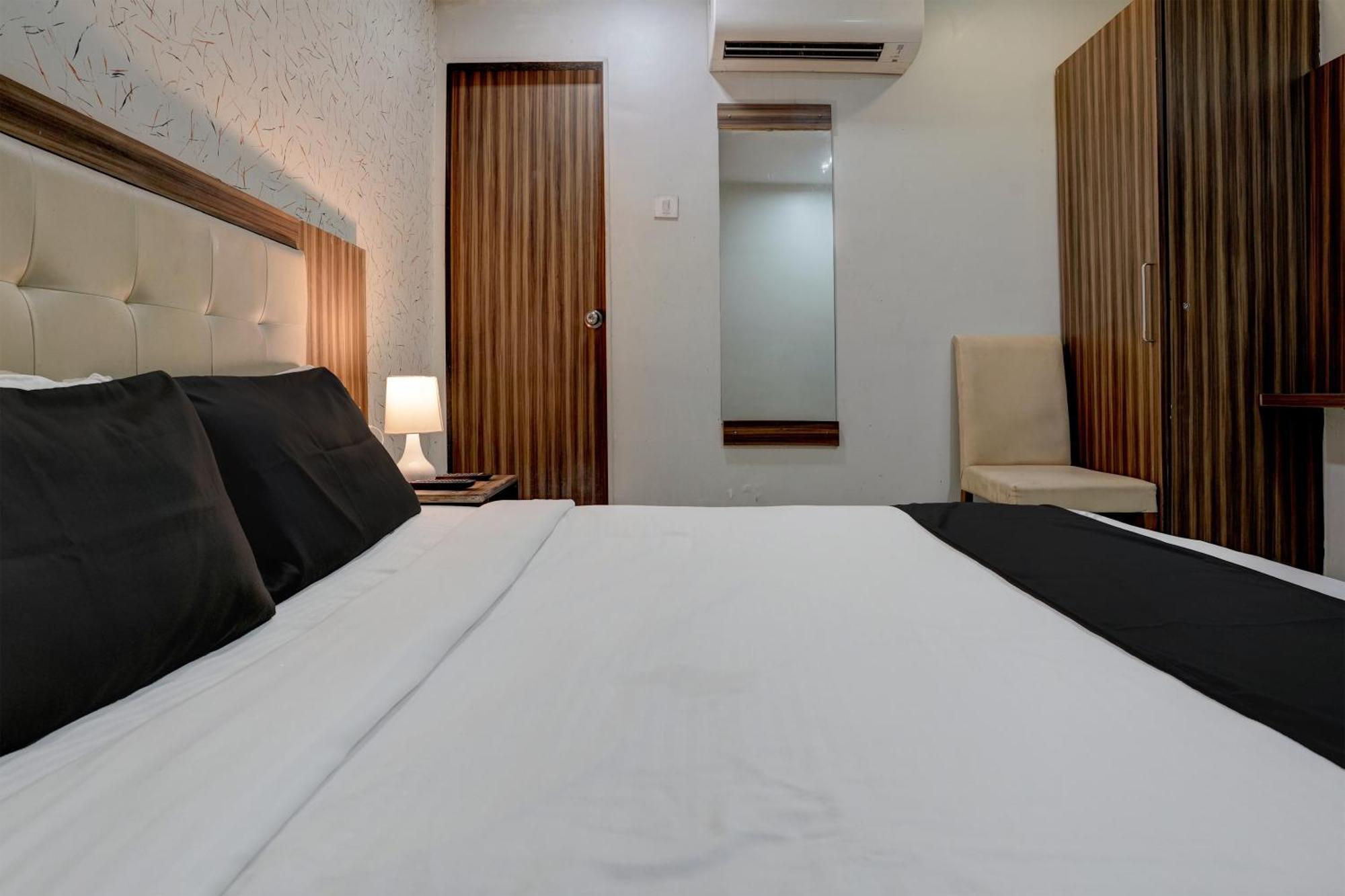 Oyo Hotel Blue Sapphire Residency Near Chhatrapati Shivaji International Airport Mumbai  Buitenkant foto