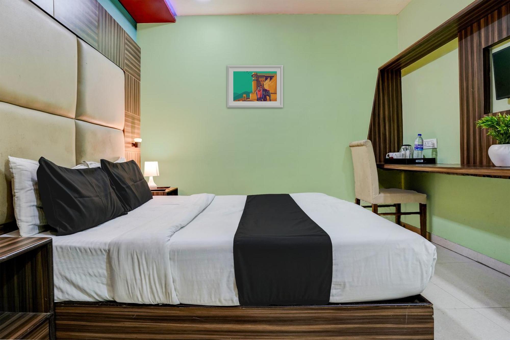Oyo Hotel Blue Sapphire Residency Near Chhatrapati Shivaji International Airport Mumbai  Buitenkant foto