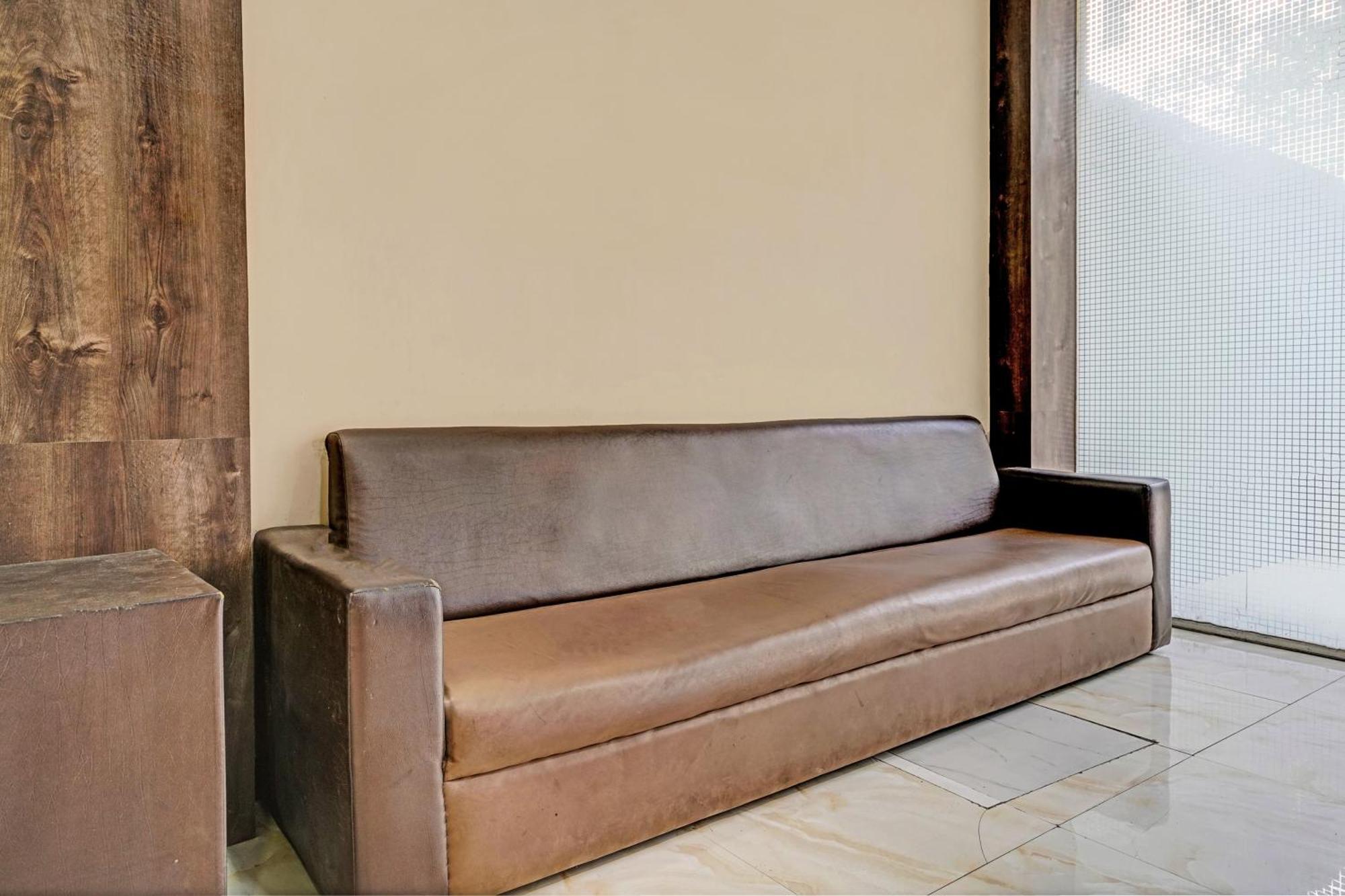Oyo Hotel Blue Sapphire Residency Near Chhatrapati Shivaji International Airport Mumbai  Buitenkant foto