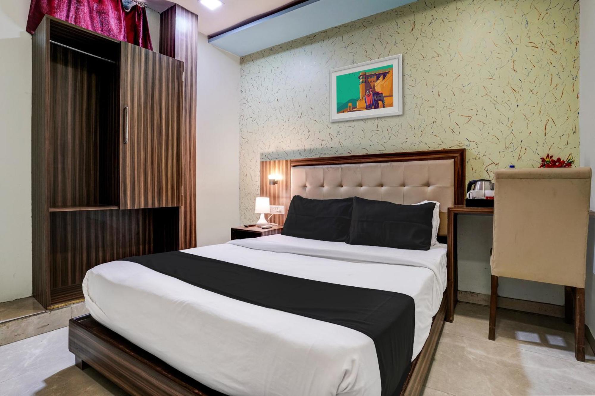 Oyo Hotel Blue Sapphire Residency Near Chhatrapati Shivaji International Airport Mumbai  Buitenkant foto